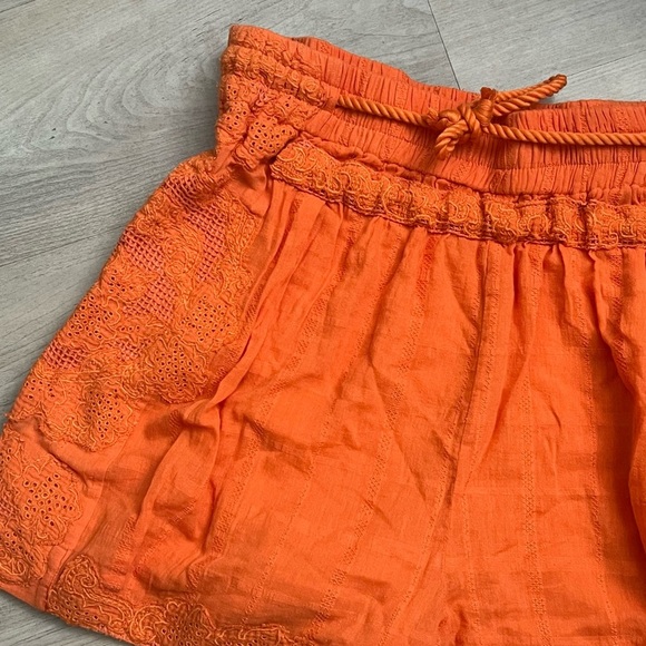 Free People Day Blooms Cutwork Embroidered Shorts, Flame, size M NWOT - Picture 3 of 7